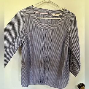 Vinyard Vines blue stripe blouse with pleated front- size 8